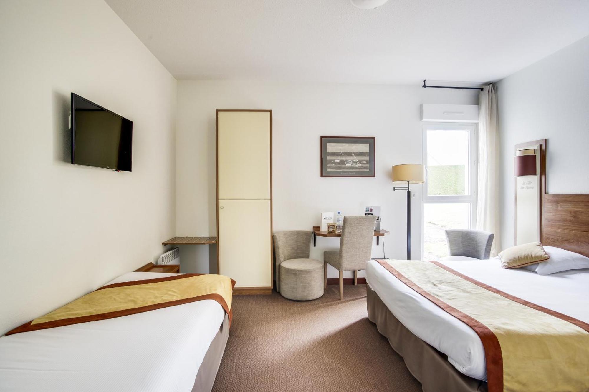 Brit Hotel De La Cote Des Havres Lessay Kültér fotó